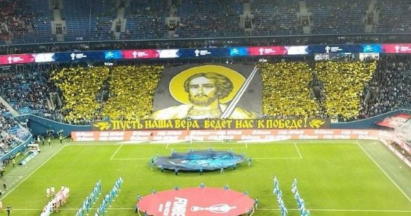 Rusijom se orilo "Srbija, Kosovo!" Navijači Zenita i Spartaka zajedno skandirali, a sve upotpunili transparentom na srpskom jeziku /VIDEO, FOTO/