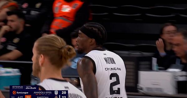 Trojka Šejka Miltona koji se razgoropadio protiv Efesa