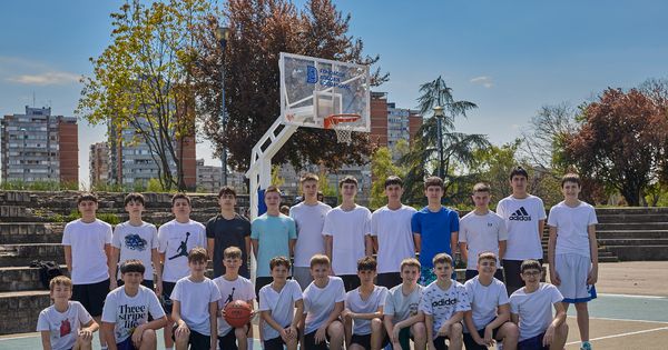 Fondacija ,,Bogdan Bogdanović“ obnovila teren za košarku na Novom Beogradu