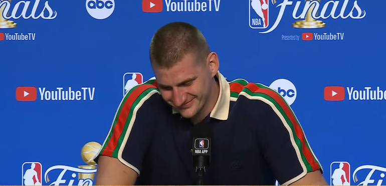 Nikola Jokić (Printskrin: Youtube/NBA)