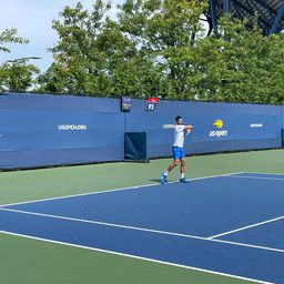 Nole se zagreva! Đoković odradio trening pred polufinale US Opena: Vrućina i led na ruci /FOTO/