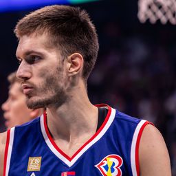 Leteći Filip! Odbrana za udžbenike, pa NBA akcija za zakucavanje Petruševa /VIDEO/