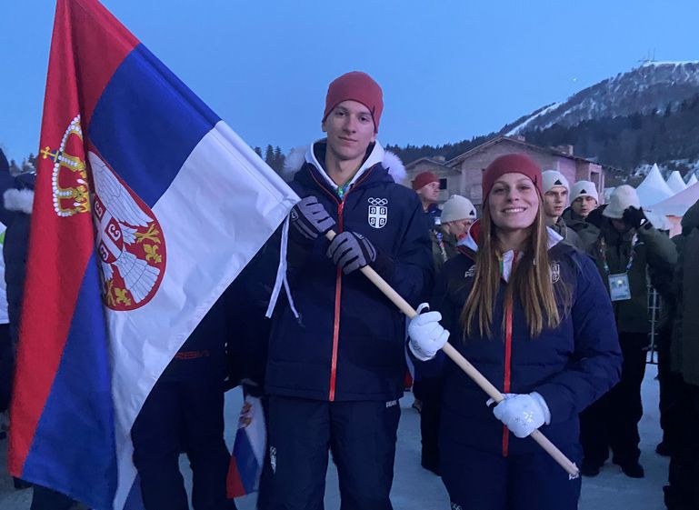 Emilija i Andrija predvodili Srbiju: Svečano otvoren Zimski evropski olimpijski festival mladih