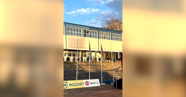 Navijači OFK Beograda napravili šou pred meč sa Radnikom