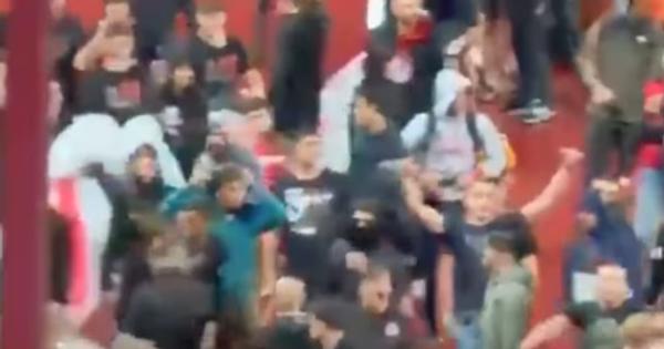Haos na Marakani: Delije se umalo sukobile sa Torcidom! Letele stolice, žandarmerija u poslednjem trenutku sprečila ozbiljan incident /VIDEO/