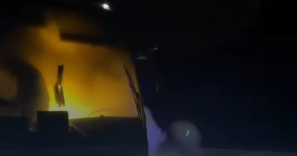 Novi užas posle duela Zvezde i Novog Pazara: Zapalio se autobus navijača gostiju /VIDEO/