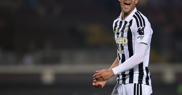 Vlahović mora da se ponizi: Ovo je poslednja ponuda Juventusa za "uzmi ili ostavi", i otac dobio ultimatum