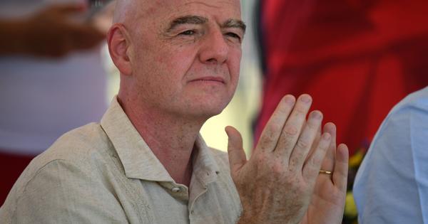 FIFA se oglasila hitnim saopštenjem: Izgleda svi lažu samo Infantino priča istinu – za sve, pa i za ljubavnicu