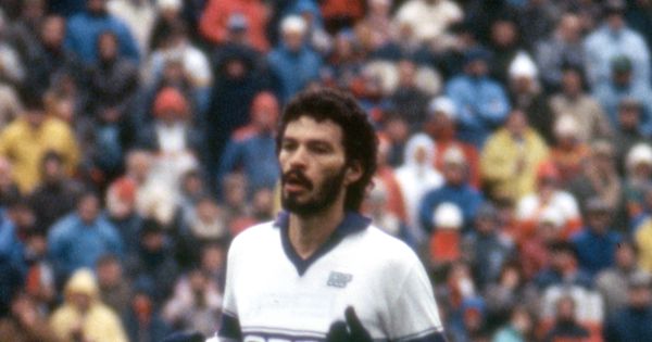 Doktor sa cigaretom, koji je predvideo sopstvenu smrt: Neverovatna životna priča Sokratesa, legende Brazila