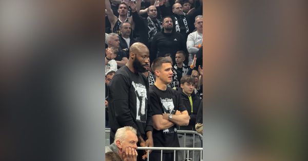 Vanja Marinković u suzama tokom minuta ćutanja