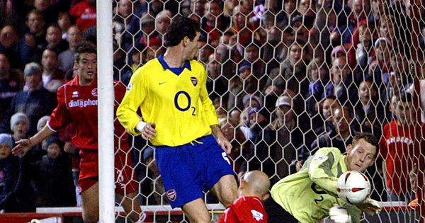 Prodavao saigračima lažne Guči torbe, krao klupski autobus, tukao navijače: Upoznajte Grejama Steka – zaboravljenog heroja Arsenalove besmrtne generacije