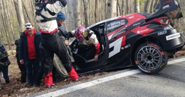 Drama nakon samo četiri kilometra u Hrvatskoj: Jedan od favorita izleteo i završio u šumi, gledaoci priskočili u pomoć i pokušali nemoguće /VIDEO/