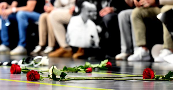 Srce da prepukne: Devojčica u suzama ne može da dođe do daha u Beogradskoj areni zbog Vujoševića! /VIDEO/