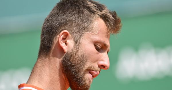 Skupo ga koštao dug jezik: Teniser psovao posle opomene, a ATP mu uzeo skoro celu nagradu!