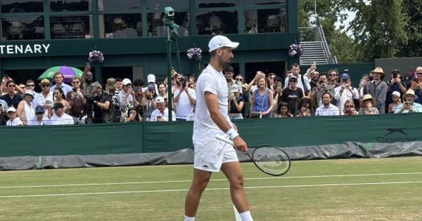 Novak Đoković trenira sa kinezi trakama pred meč sa Sinerom! /GALERIJA/