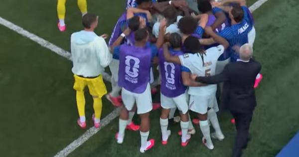 Ova proslava gola je mogla biti kobna za Francuze: Rezervni golman sprečio katastrofu o kojoj bi se dugo pričalo /VIDEO/