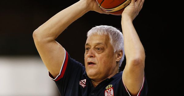 Urnebesno! Ovako je Muta Nikolić govorio o igračima Partizana: On ima nekih privatnih problema, kažnjen je jer je zaspao! /FOTO/