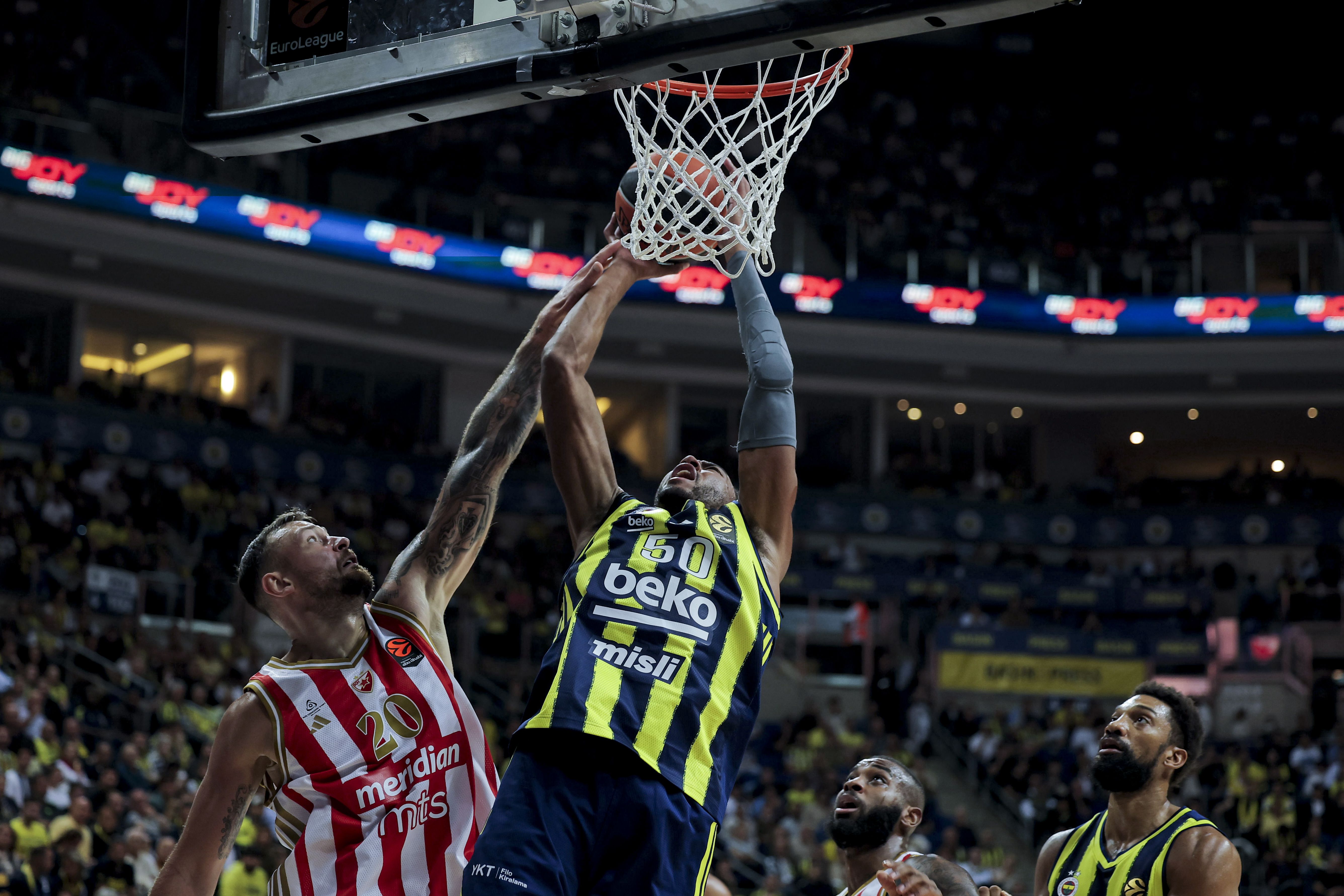 Detalj sa meča KK Fenerbahče - KK Crvena zvezda (Foto: Tolga Adanali / Euroleague Basketball 2025)