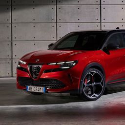 Alfa Romeo Milano - novi automobil za omiljenu šoping destinaciju. Sada i na struju!