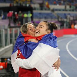 Najdivnija scena na svetu i fotografija za sva vremena! Mama, samo da znate - cela Srbija je isto tako ponosna na vaše čedo!