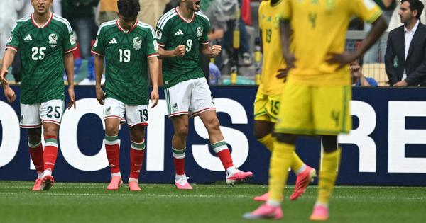 "Viva México" se ori na startu Mundijala: Kinjones načeo, Himenes dokrajčio Južnoafrikance! Sudija napravio nezapamćen šou u završnici /VIDEO/