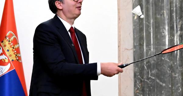Predsednik Srbije igrao badminton sa šampionom sveta /VIDEO/