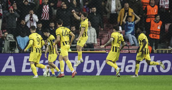 Veliki bejk Nikolićevog AEK-a: Atinjani slavili u Turskoj nakon preokreta
