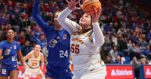 Ona je najdominantnija košarkašica sveta: Za nju kažu da je ženski Šek, a njene partije su već oduševile Amerikance /VIDEO/