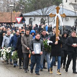 Kris Demarko na sahrani Dejana Milojevića: Amerikanac došao da se oprosti od svog prijatelja