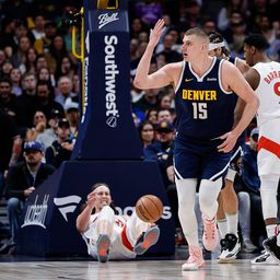 Nestvarni Jokić "uništio" Toronto! Rajaković imao +22, ali se MVP mašina upalila za istorijski tripl-dabl /VIDEO/