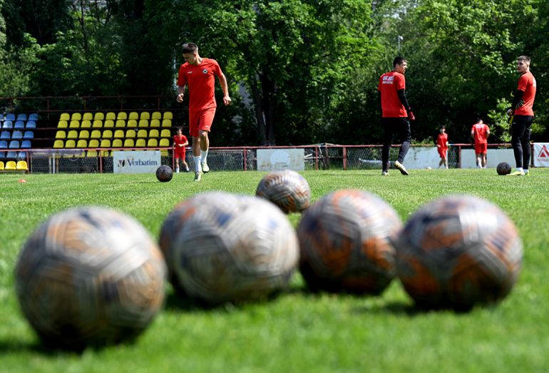 Traktor koji je pregazio Zvezdu i Partizan i u trećoj brzini ide ka tituli i Ligi šampiona /VIDEO/