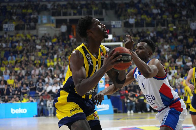 Fenerbahče je šampion Turske! Efes se vratio iz nemoguće situacije, pa promašio zicer za majstoricu