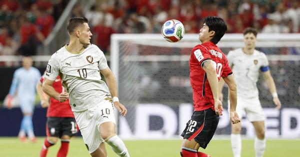 JUŽNA KOREJA – ČEŠKA Son pleše, a na tribinama – bruka!