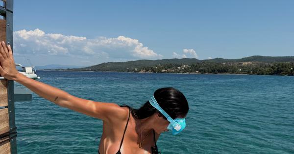 Nevaljali kupaći i zanosne obline: Žena čuvenog Srbina raspalila maštu muškarcima objavama na Instagramu /FOTO/