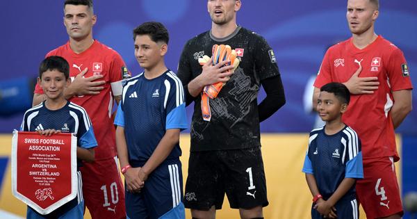 Nova sramna provokacija novinara koji je izbačen sa EURO! Džaka, pa zastava tzv. Kosova, a sve to zbog Srbije /VIDEO/
