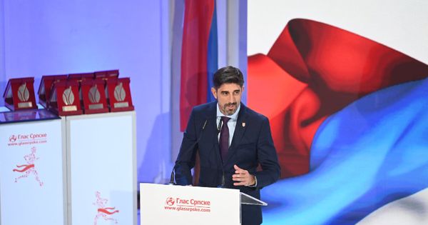 Ovacije i plaketa za Veljka Paunovića u banjalučkoj gala noći