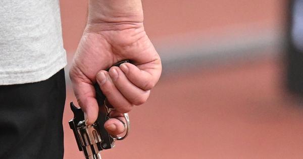 Fudbaler (19) dobio ponudu da postane plaćeni ubica: Izbor bio "metak u glavu ili u nogu", a onda je upala policija /VIDEO/
