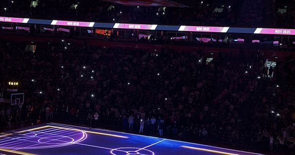 Novi igrač na parketu: Pogledajte neviđeni spektakl u Areni na utakmici Zvezda – Fenerbahče /VIDEO/