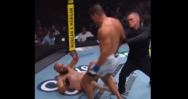 Paulo Kosta sa tri brutalna udarca nogom u glavu nokautirao Azamata Murzakanova! /VIDEO/