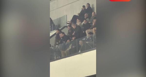 Nemanja Radonjić prati meč Crvene zvezde i Vojvodine