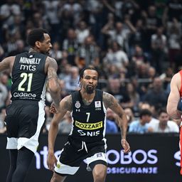 Zvezdi nedovoljno poluvreme, Partizan vodi 1:0! Crno-bela kockarnica, Obradović će imati šta da kaže