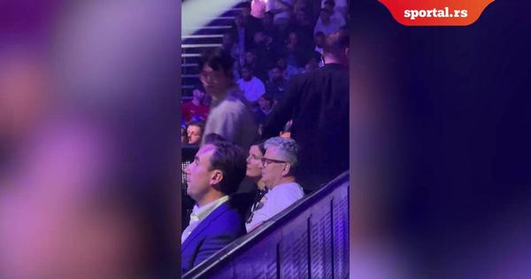 Kakva podrška za našeg borca: Roditelji Miloša Cvjetićanina u prvom redu čekaju sina da izađe u ring!