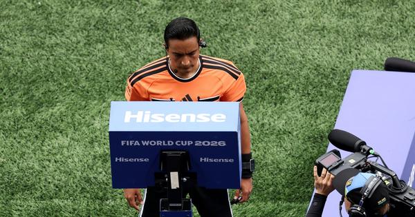 Mundijalski (k)VAR i buba u uhu: Kako je tehnologija ubila fudbalu dušu i pretvorila najveći turnir u košmar!