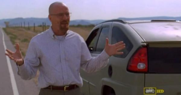 „Zbog toga je izgledao neverovatno jadno“: Zašto je tvorac serije „Breaking Bad“ namerno izabrao najružniji automobil na svetu za Voltera Vajta! U Evropi bi vozio Fijat Multiplu!