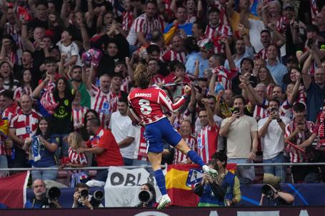 Stative, prečka, crveni karton i VAR šou – Atletiko nokautirao Junajted u Madridu /VIDEO/