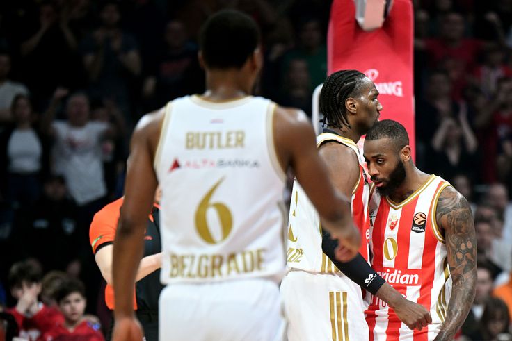 Ebuka Izundu i Kodi Miler Mekintajer, Detalj sa utakmice kk Crvena zvezda- kk Fenerbahče 31 kolo Evrolige košarka (Foto- Aleksandar Dimitrijević-Sportal)