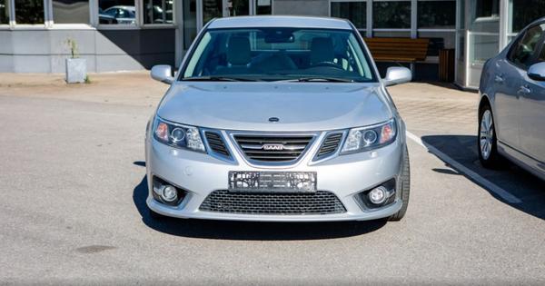 Tužan kraj automobilske ikone: Legendarni SAAB odlazi u istoriju, rasprodaju se poslednji modeli iz fabrike!