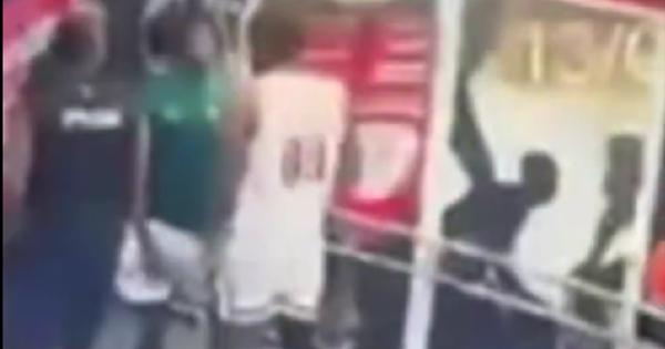 Ko i kako započeo tuču između Džonsa i Nana: Novi snimak otkrio sve /VIDEO/