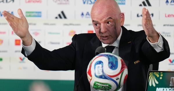 UEFA udara na Infantina: Pada predsednik FIFA, presudiće mu kontroverze na Mundijalu!?