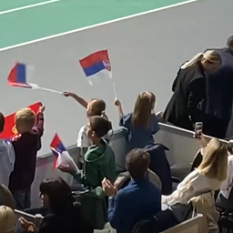 Imamo najslađu navijačicu: Novakova ćerka ukrala šou nakon prve pobede Srbije! /VIDEO/